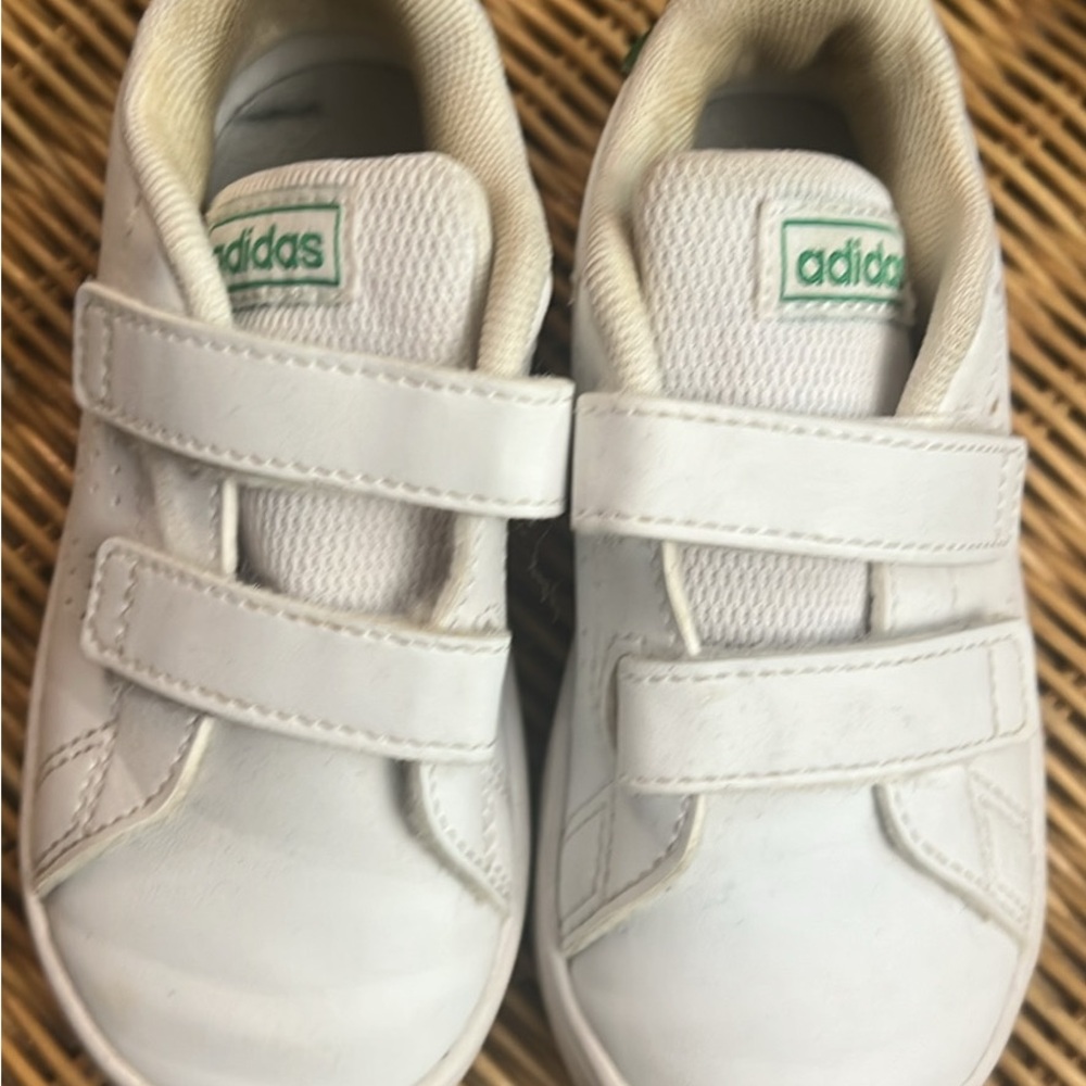 Adidas White Velcro Stan Smith Baby Sneakers 🤍 💚